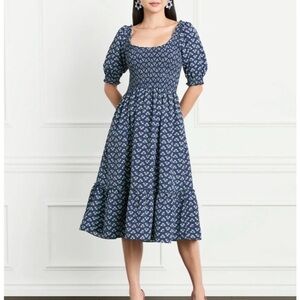 Hill House The Louisa Nap Dress in Blue Posy Navy (M)